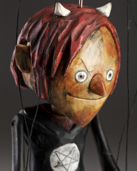 Superstar Teufel - eine Holzmarionette mit originellem Aussehen
